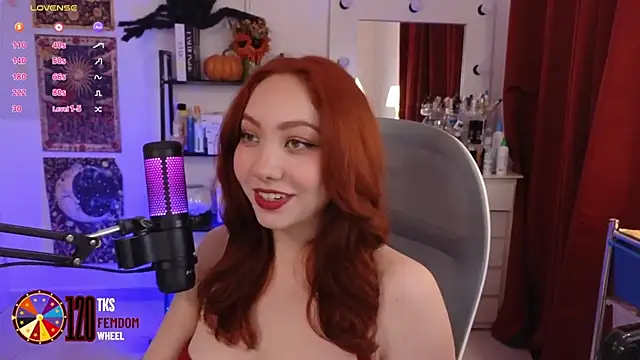 LilyVelvett online show from 1, 10, 2025