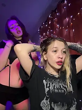 Snapshot of Dooubletroublee chatting on 25, 1, 2025 Dooubletroublee online show from 25, 1, 2025