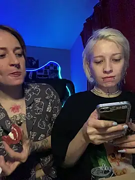 Snapshot of Dooubletroublee chatting on 16, 12, 2025 Dooubletroublee online show from 16, 12, 2025