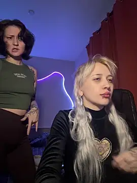 Dooubletroublee online show from 18, 4, 2026