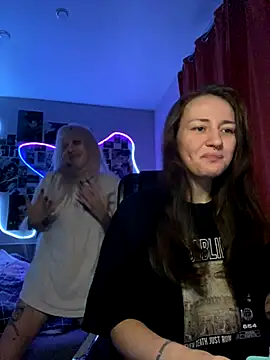 Snapshot of Dooubletroublee chatting on 27, 9, 2025 Dooubletroublee online show from 27, 9, 2025