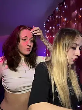 Snapshot of Dooubletroublee chatting on 28, 1, 2025 Dooubletroublee online show from 28, 1, 2025