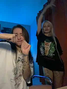 Snapshot of Dooubletroublee chatting on 12, 9, 2025 Dooubletroublee online show from 12, 9, 2025