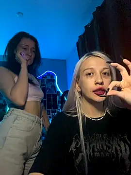 Snapshot of Dooubletroublee chatting on 17, 9, 2025 Dooubletroublee online show from 17, 9, 2025