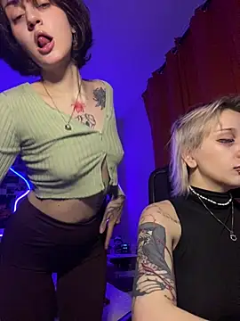 Dooubletroublee online show from 7, 3, 2026