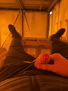 Snapshot of cussy007 chatting on 19, 12, 2025 cussy007 online show from 19, 12, 2025