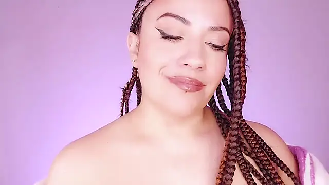 Snapshot of Latina_hot2024 chatting on 5, 3, 2025 Latina hot2024 online show from 5, 3, 2025