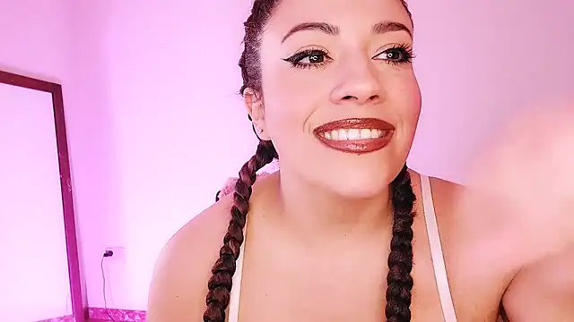 Snapshot of Latina_hot2024 chatting on 12, 2, 2025 Latina hot2024 online show from 12, 2, 2025