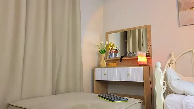 KateBleare online show from 12, 3, 2025