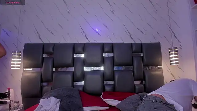 PittAndLunaa online show from 5, 3, 2026