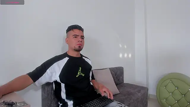 PittAndLunaa online show from 8, 2, 2026