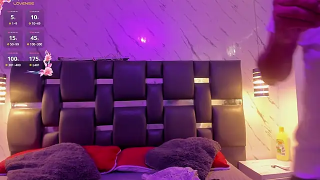 PittAndLunaa online show from 10, 3, 2026