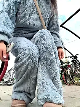 jackelinuh online show from 10, 4, 2026