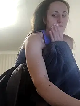 Snapshot of emeli_moon chatting on 28, 2, 2025 emeli moon online show from 28, 2, 2025