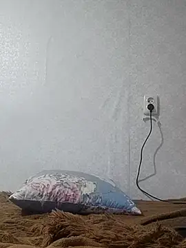 Snapshot of emeli_moon chatting on 30, 11, 2025 emeli moon online show from 30, 11, 2025