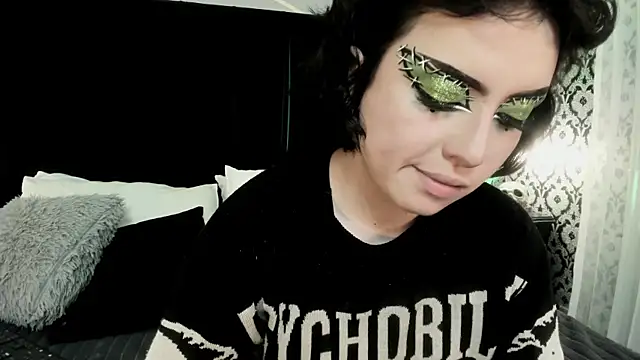 Adeelinee online show from 21, 10, 2025