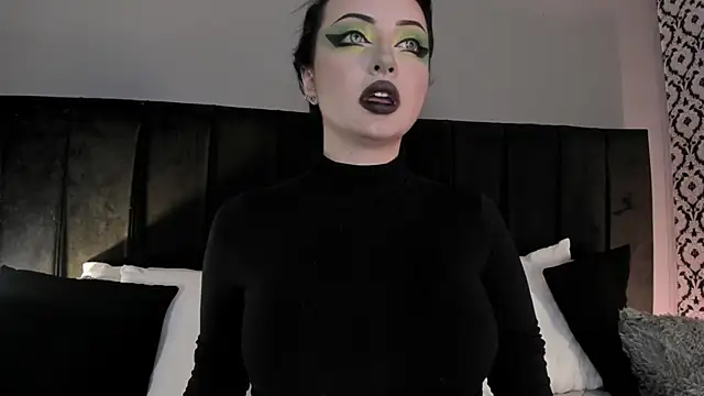 Adeelinee online show from 11, 6, 2026