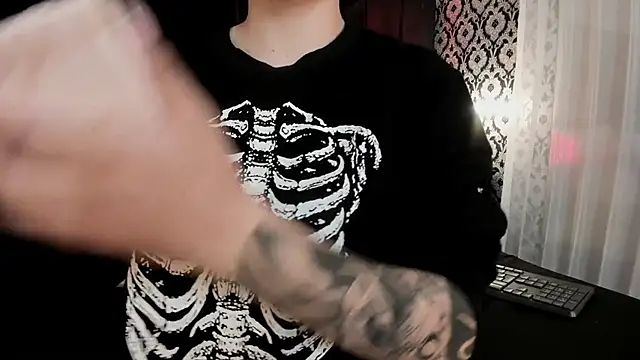 Adeelinee online show from 12, 9, 2025