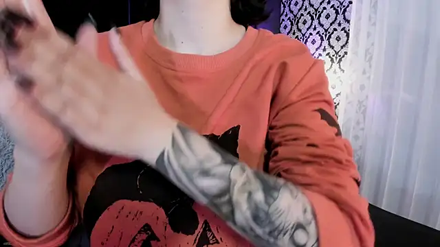 Adeelinee online show from 2, 10, 2025