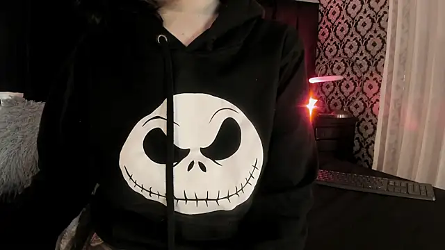 Adeelinee online show from 5, 1, 2026