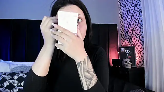 Adeelinee online show from 20, 4, 2026