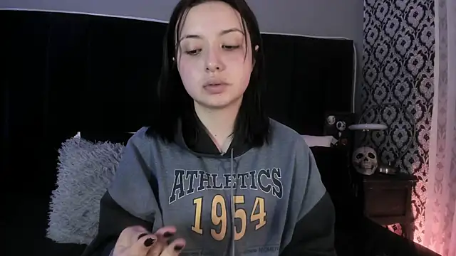 Adeelinee online show from 27, 3, 2026