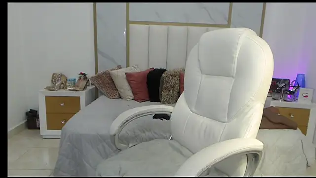 annita cooper  online show from 10, 9, 2025