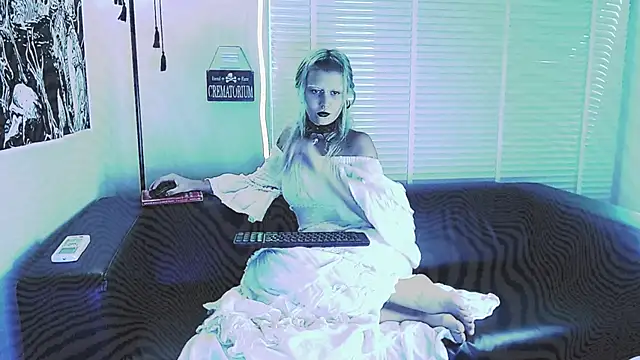 god x girl online show from 4, 4, 2026