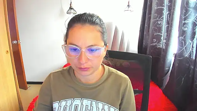 Snapshot of samantha__wilson chatting on 27, 10, 2025 samantha wilson online show from 27, 10, 2025