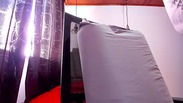 Snapshot of samantha__wilson chatting on 1, 10, 2025 samantha wilson online show from 1, 10, 2025