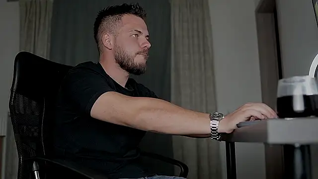 juliusmasters online show from 1, 10, 2025