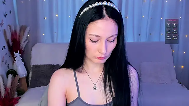 LisaMooore online show from 27, 2, 2025