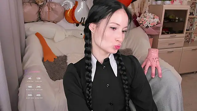 LisaMooore online show from 3, 12, 2025