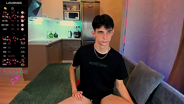 Aaron Boom online show from 28, 9, 2025