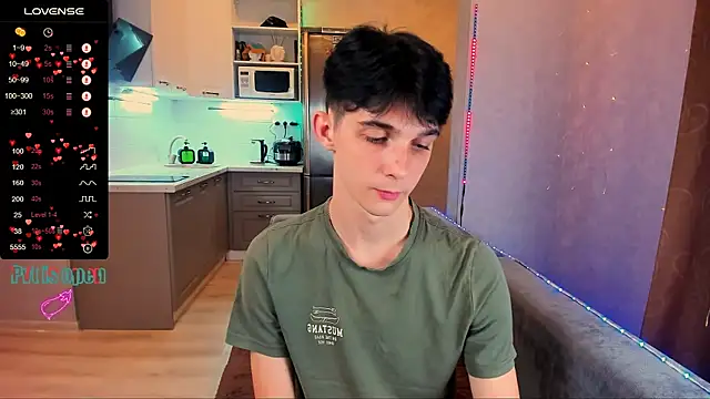 Aaron Boom online show from 27, 9, 2025