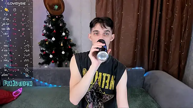 Snapshot of Aaron_Boom chatting on 17, 1, 2026 Aaron Boom online show from 17, 1, 2026