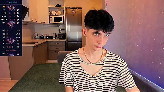 Aaron Boom online show from 22, 9, 2025