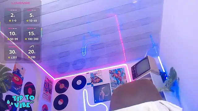 tamarafoxy  online show from 5, 10, 2025