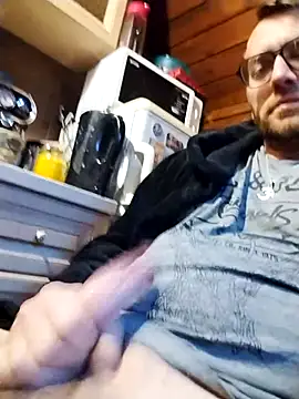 Snapshot of tomee83 chatting on 20, 11, 2025 tomee83 online show from 20, 11, 2025