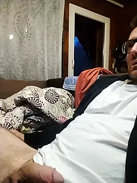 Snapshot of tomee83 chatting on 29, 11, 2025 tomee83 online show from 29, 11, 2025