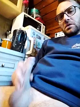 Snapshot of tomee83 chatting on 1, 11, 2025 tomee83 online show from 1, 11, 2025