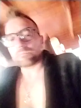 Snapshot of tomee83 chatting on 12, 11, 2025 tomee83 online show from 12, 11, 2025