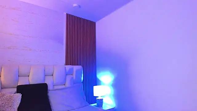 SophiaWylde online show from 10, 3, 2025