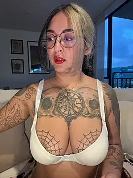 Rae Lil White online show from 13, 7, 2026