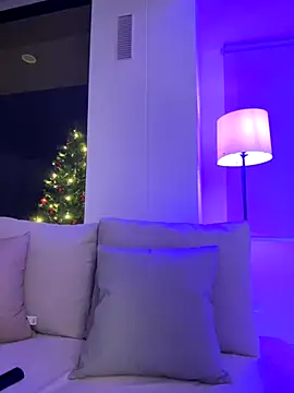 Rae Lil White online show from 4, 12, 2025