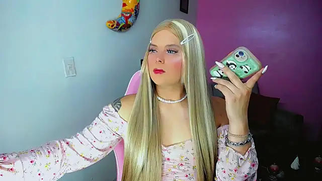 Snapshot of SweetKim21 chatting on 27, 9, 2025 SweetKim21 online show from 27, 9, 2025