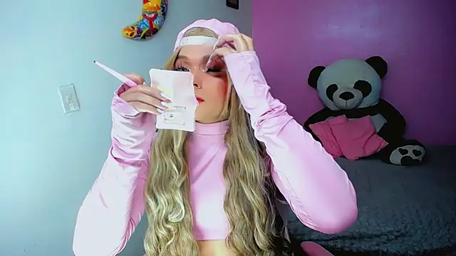 Snapshot of SweetKim21 chatting on 14, 11, 2025 SweetKim21 online show from 14, 11, 2025