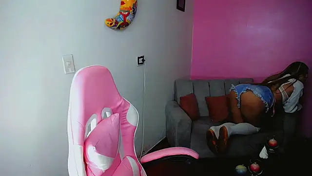 Snapshot of SweetKim21 chatting on 2, 10, 2025 SweetKim21 online show from 2, 10, 2025