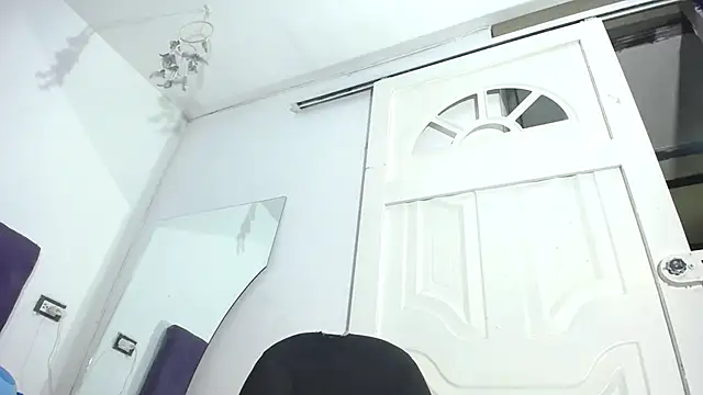 Squirter pussybomb online show from 18, 3, 2026