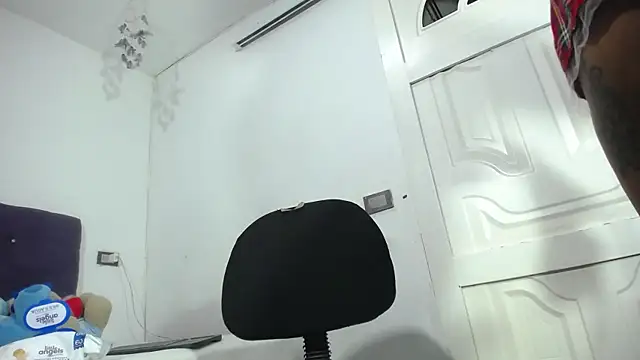 Squirter pussybomb online show from 28, 5, 2026